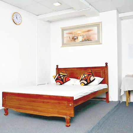 The Beehive Colombo Hotel Екстериор снимка