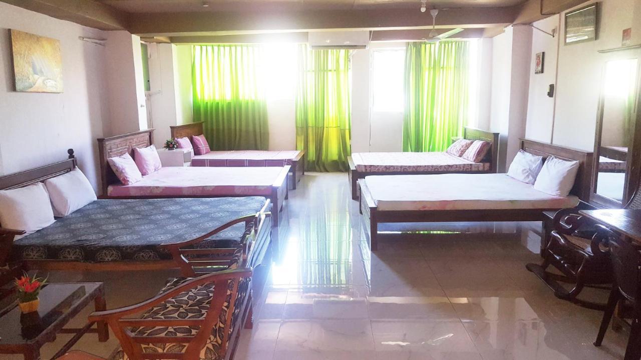 The Beehive Colombo Hotel Екстериор снимка