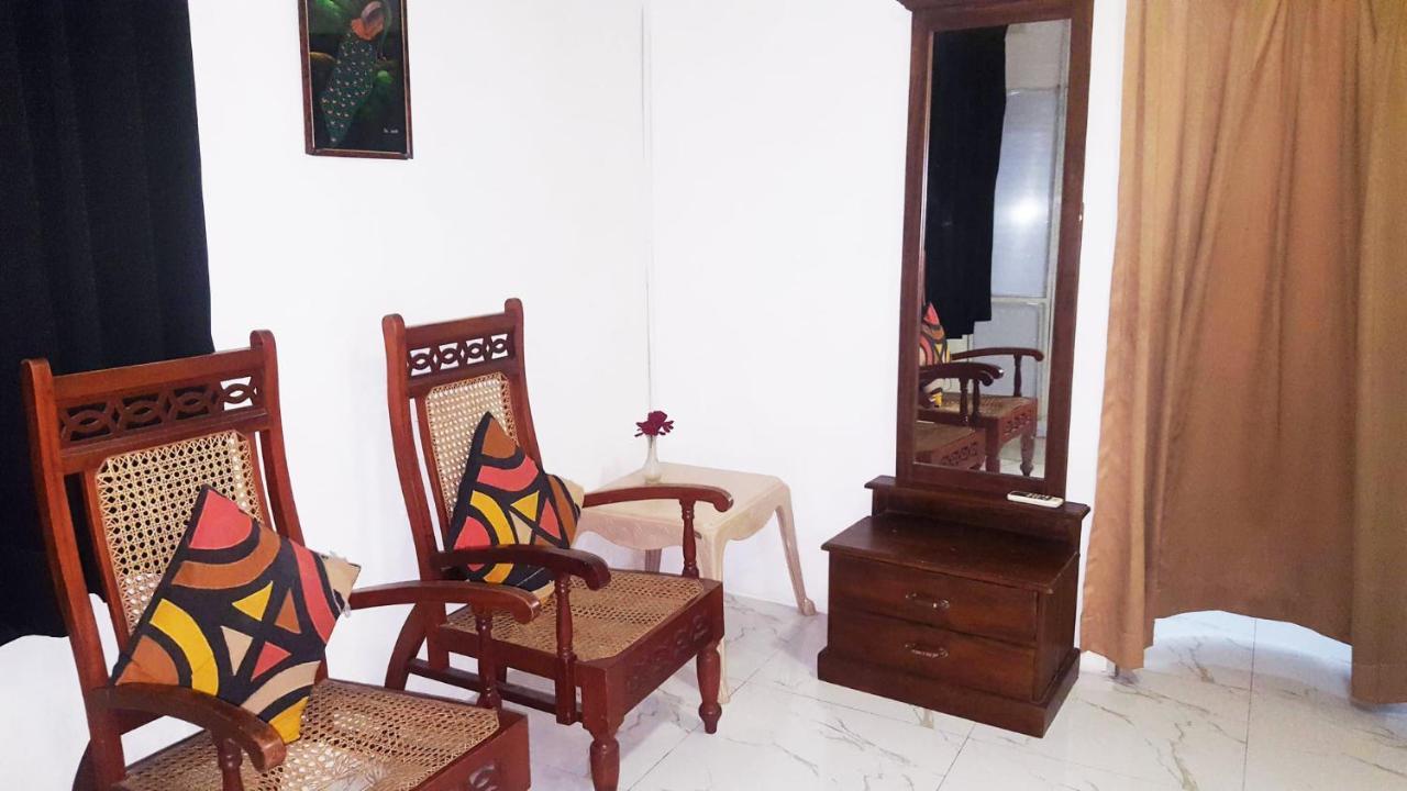 The Beehive Colombo Hotel Екстериор снимка