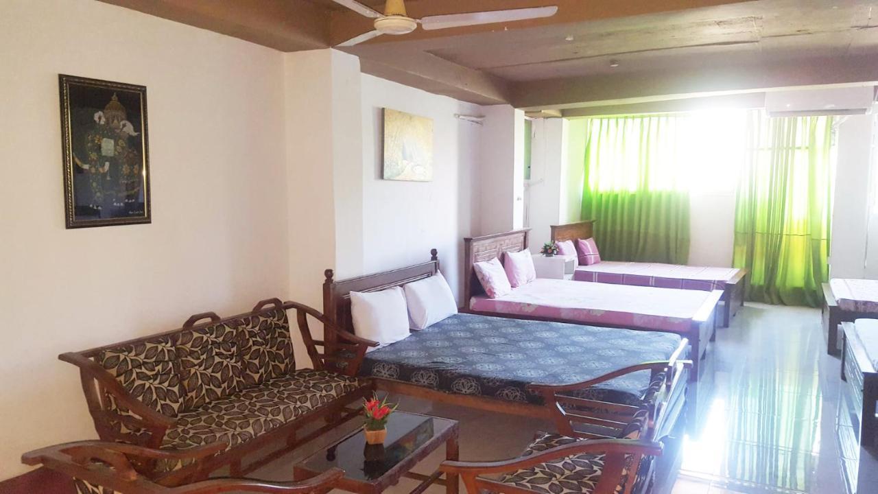 The Beehive Colombo Hotel Екстериор снимка