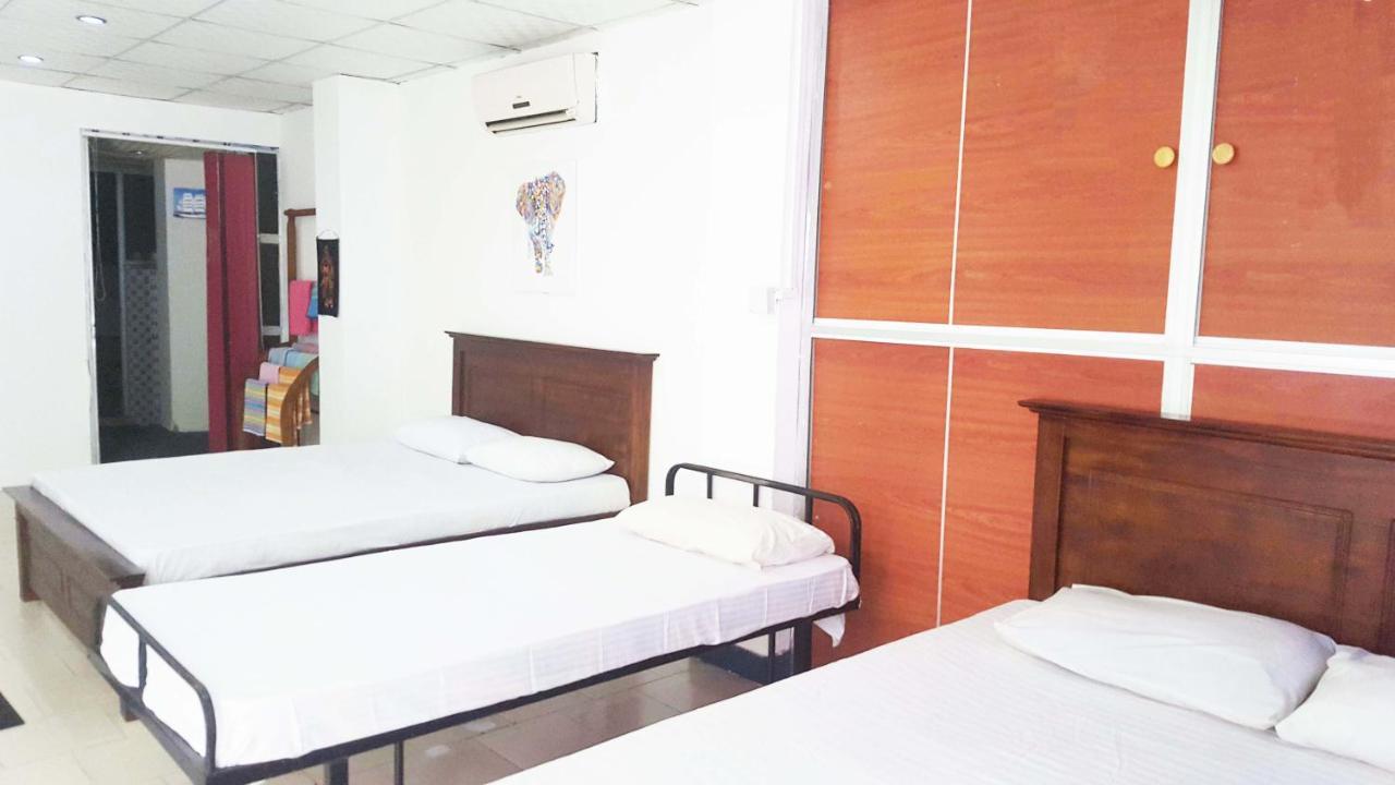 The Beehive Colombo Hotel Екстериор снимка